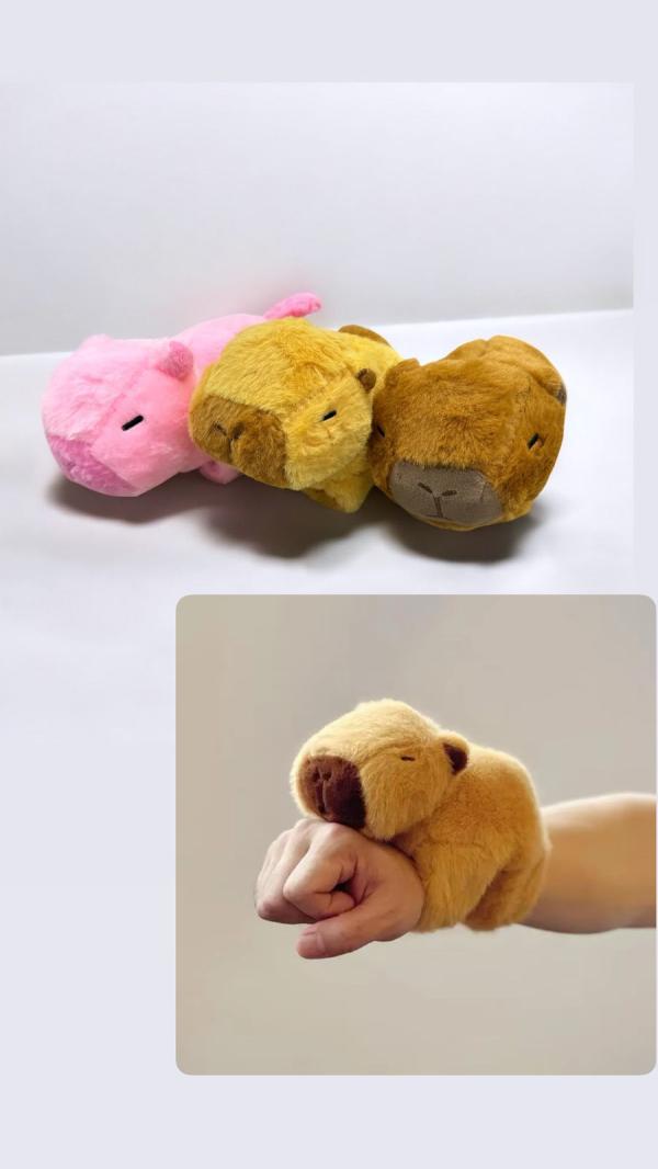 Peluche Pulsera Capibara